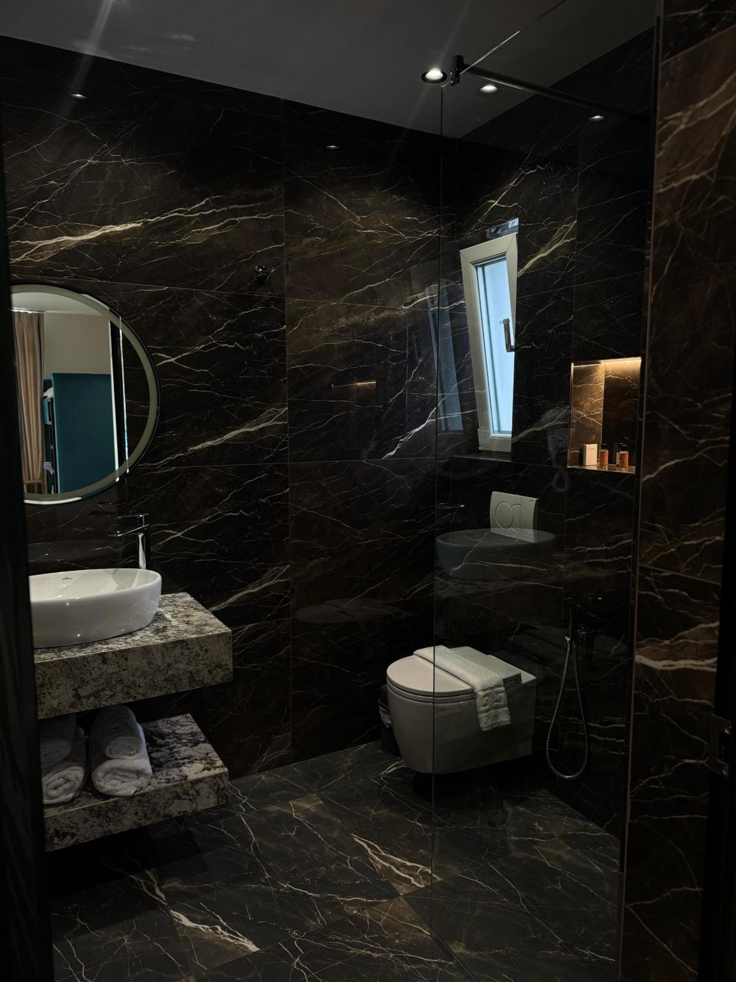Lamer 3* Durrës